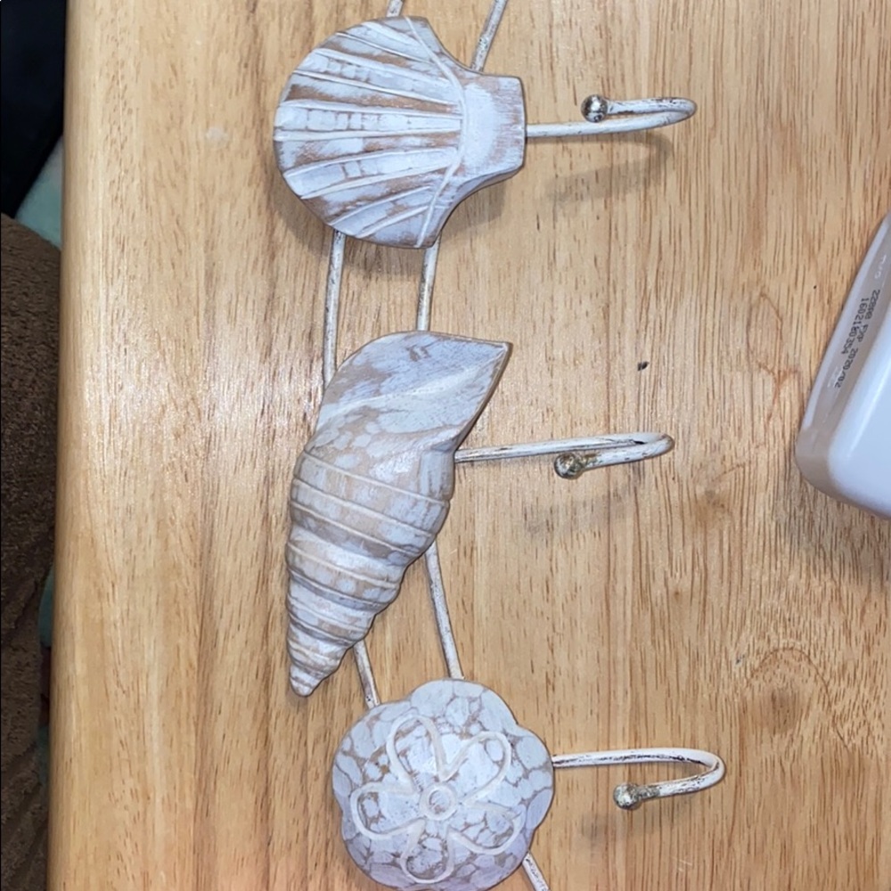 Wall accessory